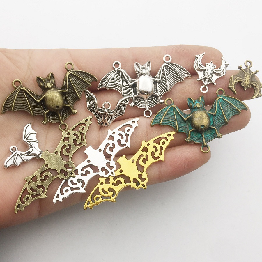 30Pcs Mixed Vintage Alloy Bat  - đánh giá và giá Pearl Necklace Set